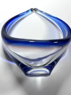 Coupe corbeille en verre soufflé Sommerso bleu - Style Murano 1960