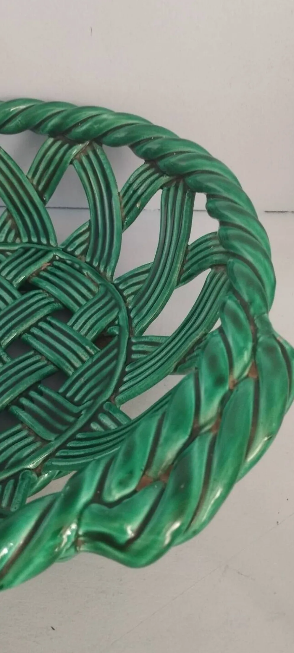 Coupe en céramique tressée verte
