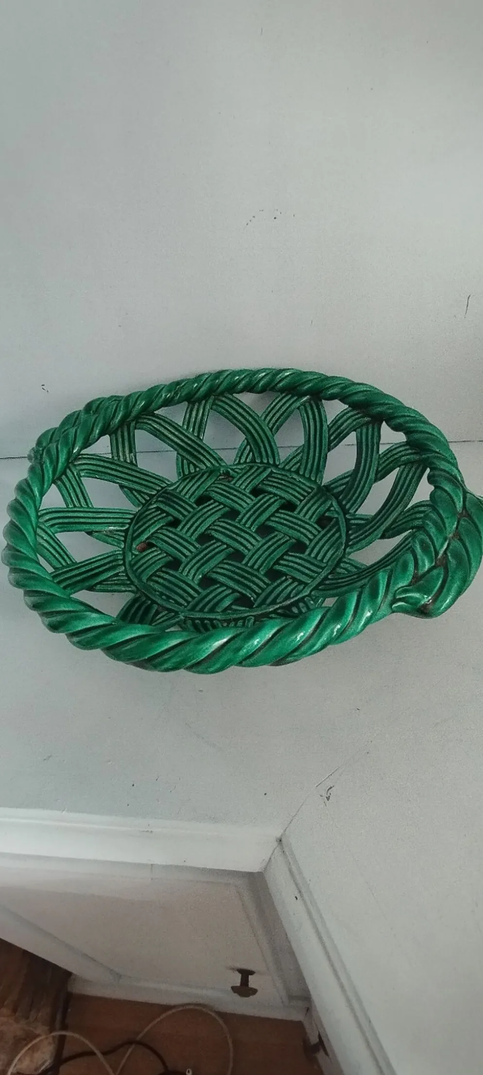 Coupe en céramique tressée verte