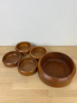 Coupe en teck scandinave et 4 ramequins