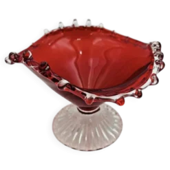Coupe en verre soufflé rouge