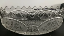 Coupe à fruits corbeille en verre moulé des années 70