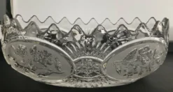 Coupe à fruits corbeille en verre moulé des années 70