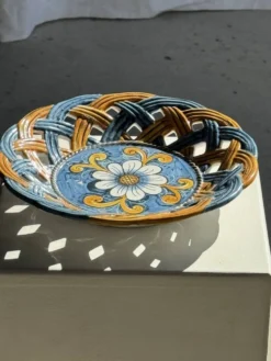 Coupe à fruits en céramique émaillée de Brancaleone Italie à décor floral