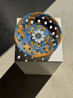 Coupe à fruits en céramique émaillée de Brancaleone Italie à décor floral