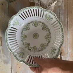 Coupe à fruits en porcelaine ajourée