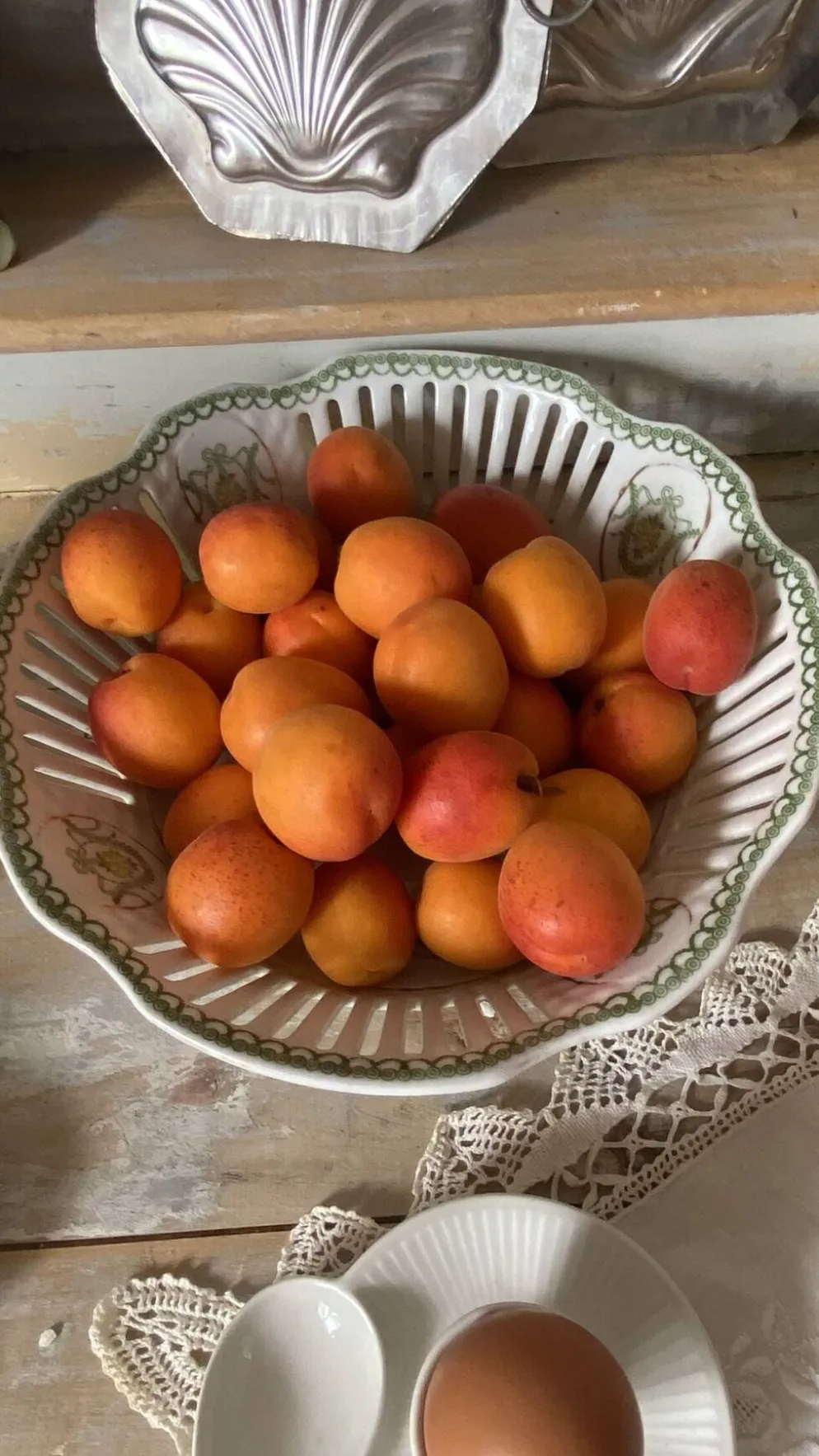 Coupe à fruits en porcelaine ajourée