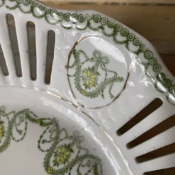 Coupe à fruits en porcelaine ajourée
