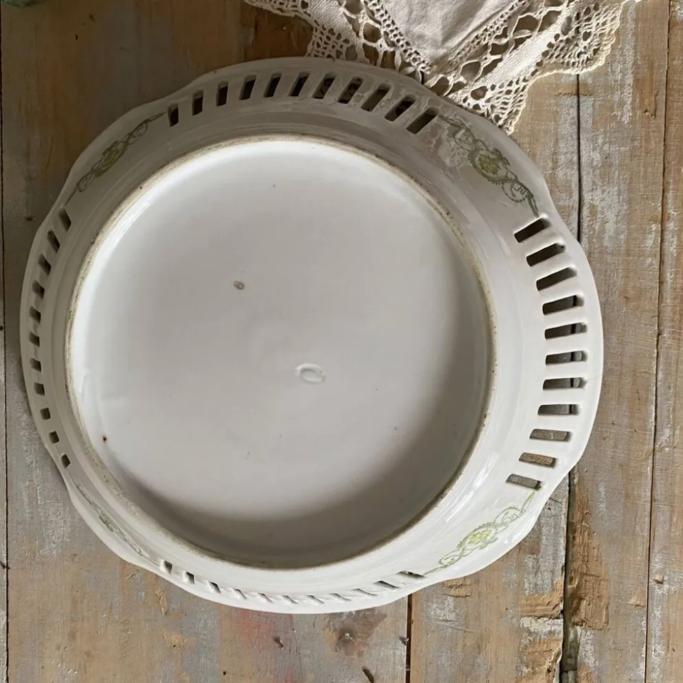 Coupe à fruits en porcelaine ajourée