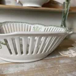 Coupe à fruits en porcelaine ajourée