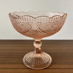 Coupe à fruits en verre rose