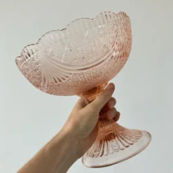 Coupe à fruits en verre rose