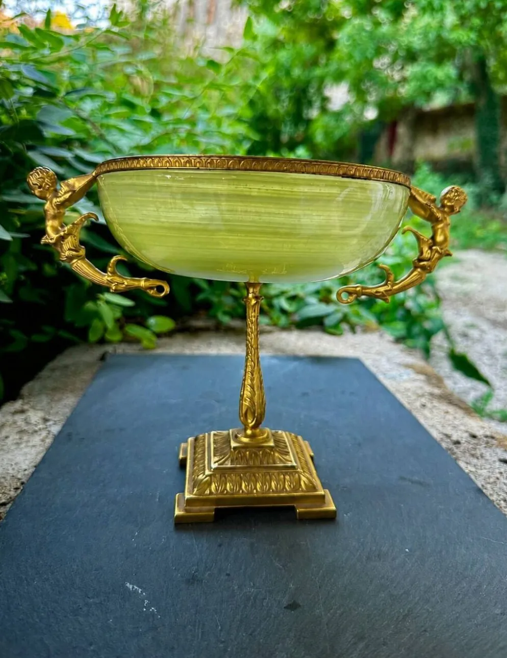 Coupe à fruits tazza en onyx et bronze XIXe siècle