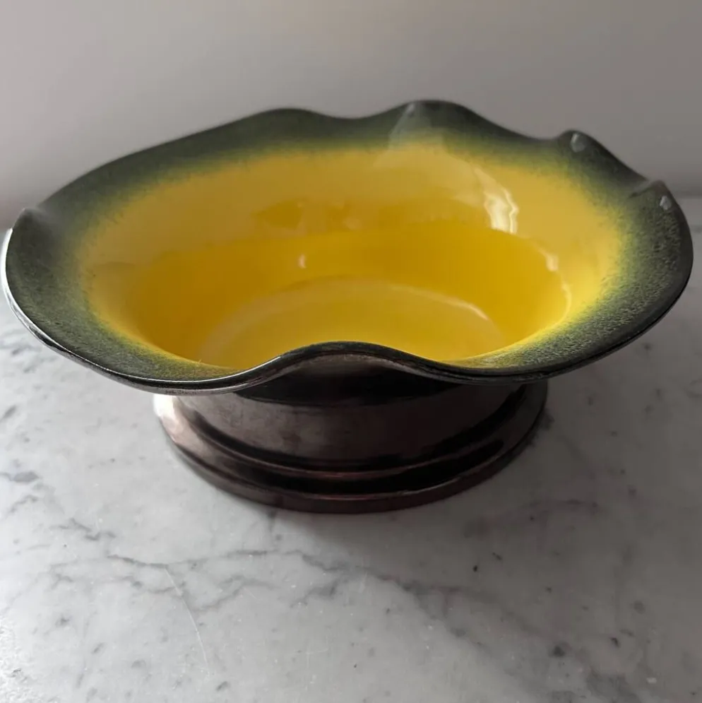 Coupe jaune et mordoré signée
