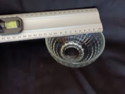 Coupelle ancien bol en verre moulé transparent
