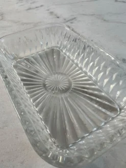 Coupelle carrée en verre taillé estampillée France 14x9,5cm