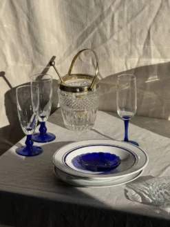 Coupelle coquille en verre bleu D10