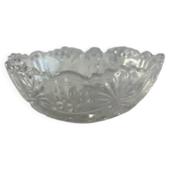 Coupelle en verre taillé bord festonné 11cm