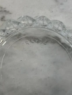 Coupelle en verre taillé estampillée France 11cm