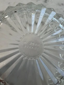 Coupelle en verre taillé estampillée France 11cm