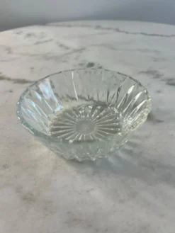Coupelle en verre taillé estampillée France 11cm