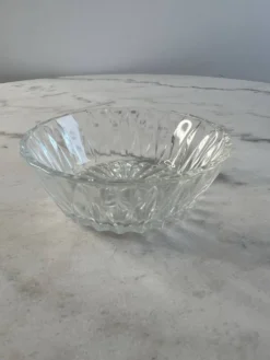 Coupelle en verre taillé estampillée France 11cm