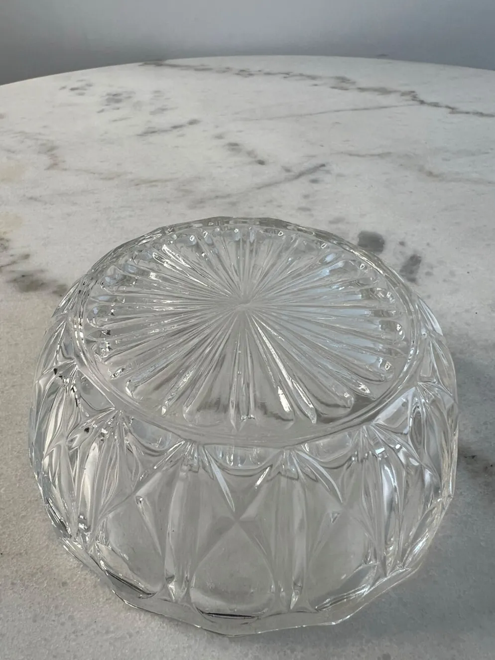 Coupelle en verre taillé motif ovales 11cm