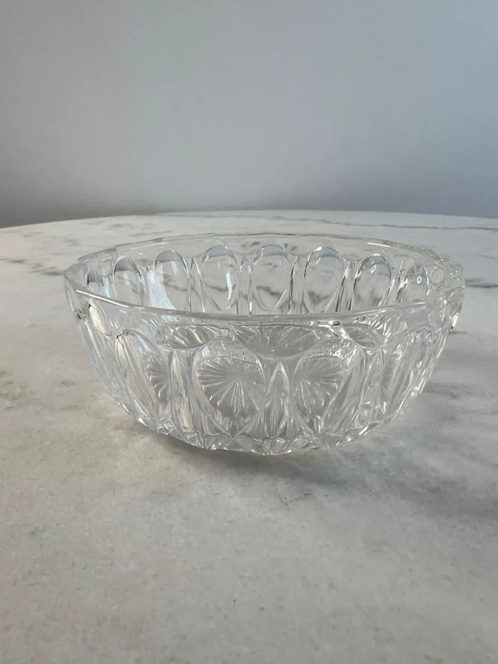 Coupelle en verre taillé motif ovales 11cm