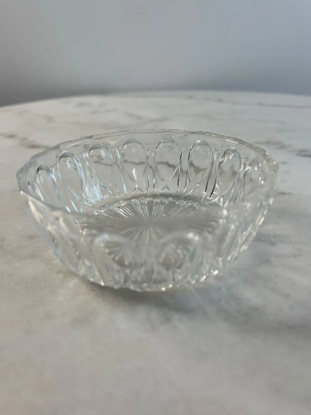 Coupelle en verre taillé motif ovales 11cm