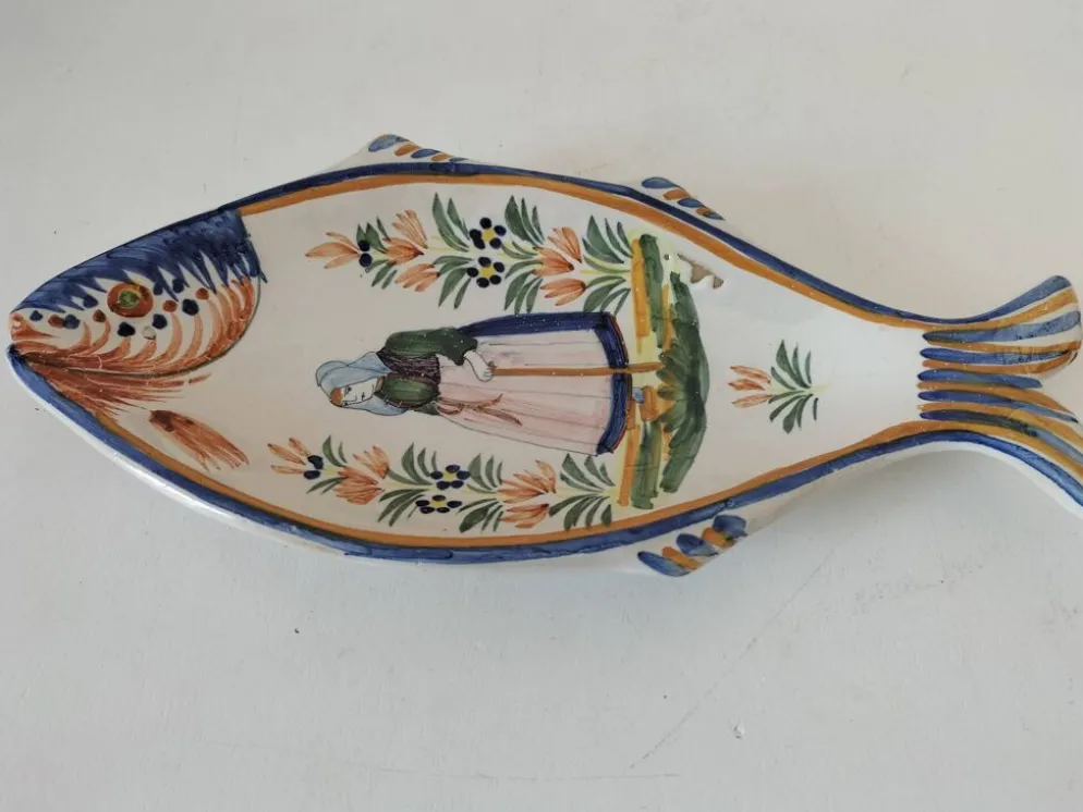 Coupelle poisson Quimper Henriot décor breton peint à la main