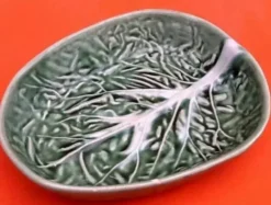 Coupelle, ravier en céramique formant feuille de chou