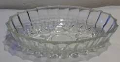 Coupelles anciennes en verre à facettes, ramequins vintage en verre ciselé