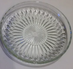 Coupelles anciennes en verre à facettes, ramequins vintage en verre ciselé