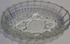 Coupelles anciennes en verre à facettes, ramequins vintage en verre ciselé