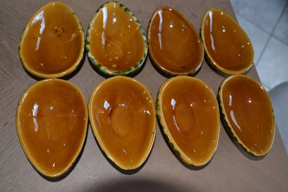 8 coupelles Avocat en céramique Sars Poteries