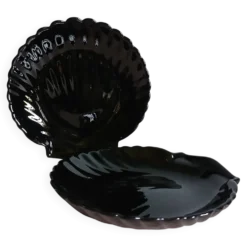 2 coupelles coquillage en verre moulé opalin noir, Vers 1980