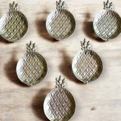 6 coupelles de table ananas en métal argenté, 1960