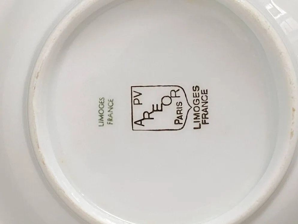 2 coupelles en forme de feuille de vigne, porcelaine de Limoge