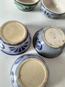7 coupelles en grès décor bleu et vert esprit océan