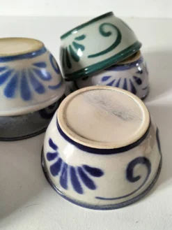 7 coupelles en grès décor bleu et vert esprit océan