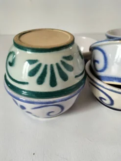 7 coupelles en grès décor bleu et vert esprit océan