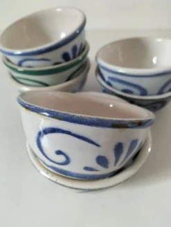 7 coupelles en grès décor bleu et vert esprit océan