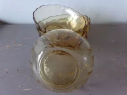 5 coupelles ou ramequins en verre ambré