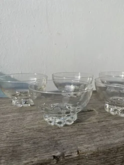5 coupelles ramequins en verres perlé et pois