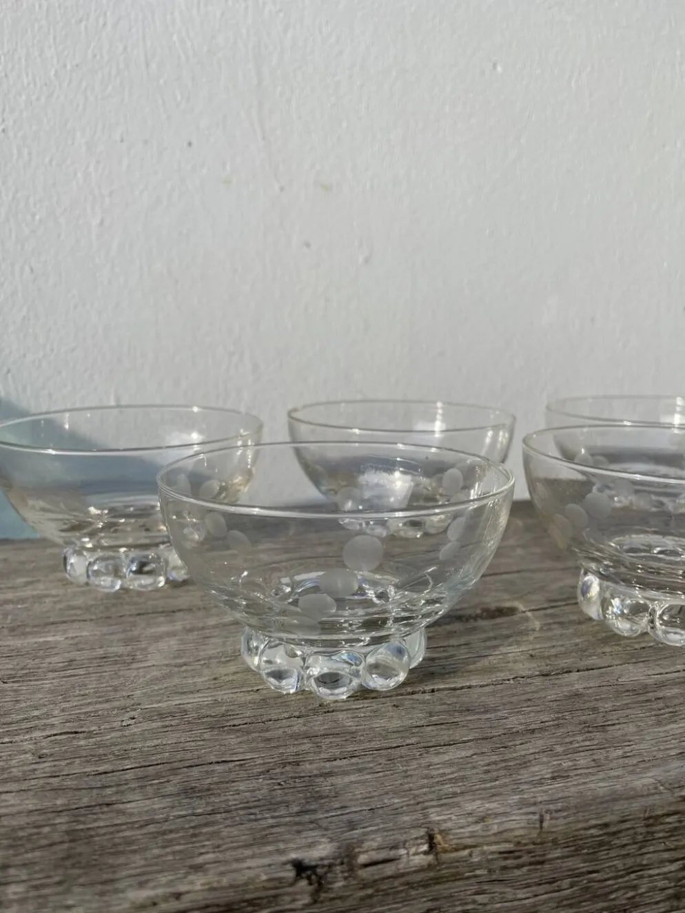 5 coupelles ramequins en verres perlé et pois