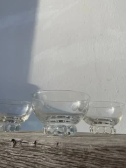 5 coupelles ramequins en verres perlé et pois