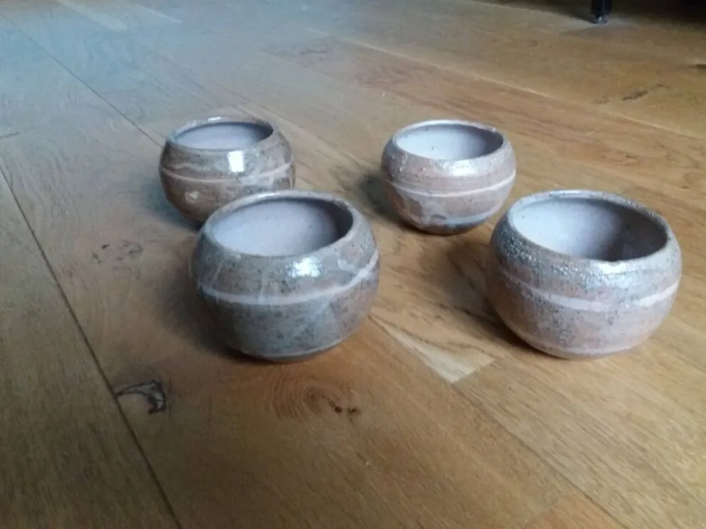 Coupelles tasses en grès signées Anne Rémy Clamagirand