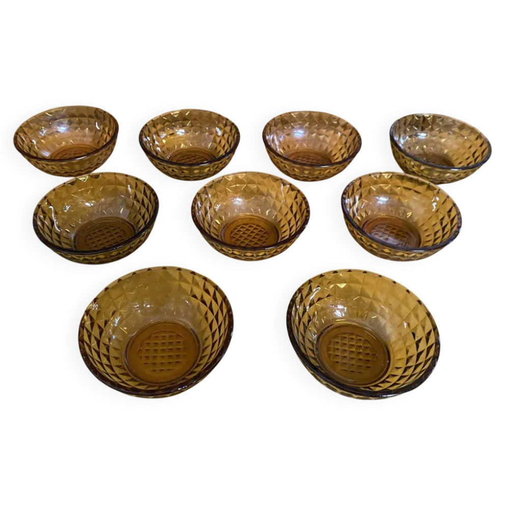 9 coupelles vintage en verre moulé ambré de forme géométrique, France