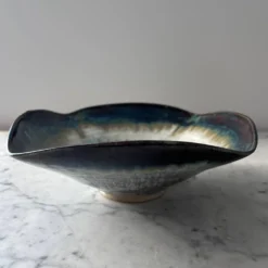 Coupe pièce unique signée