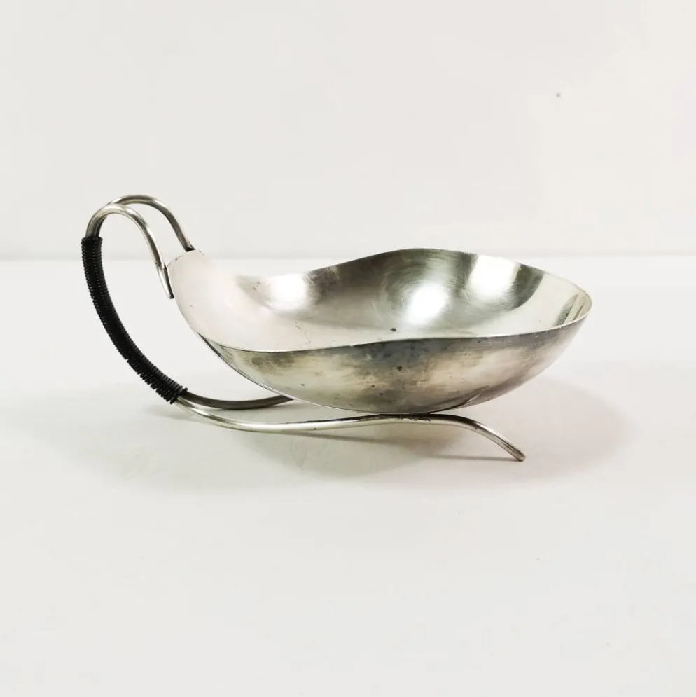 Coupe, plat en métal argenté de style moderniste, Danemark, années 1960